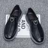 Casual men's leather shoes 2025 spring and summer new men's shoes soft-soled shoes Korean version trend one-pedal shoes
