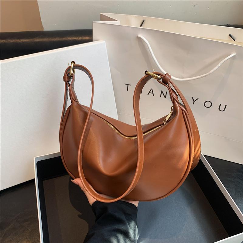 Trendy Street Style Pu Tote Bag Fall 2023 Spacious Simple Crossbody Bag For Daily Use