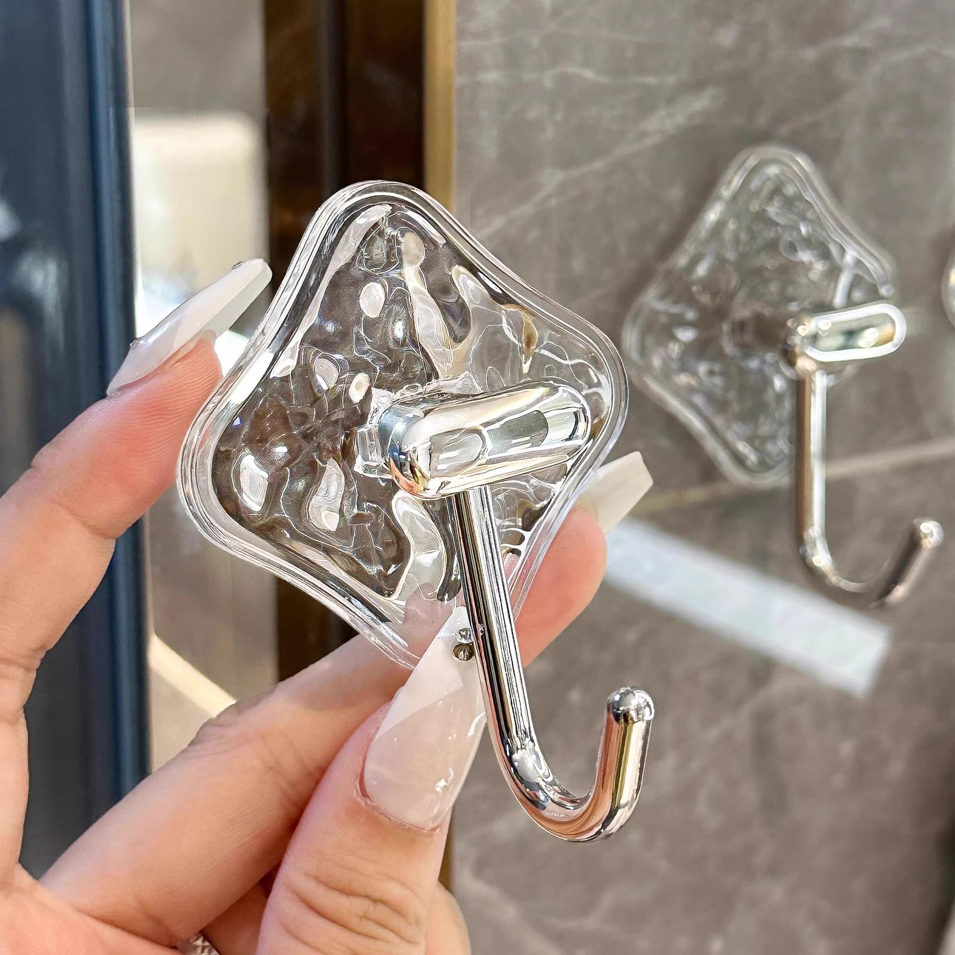 Exquisite Four-Leaf Clover Traceless Bathroom Hook: Strong, No-Punch, Glacier Pattern, Transparent Design