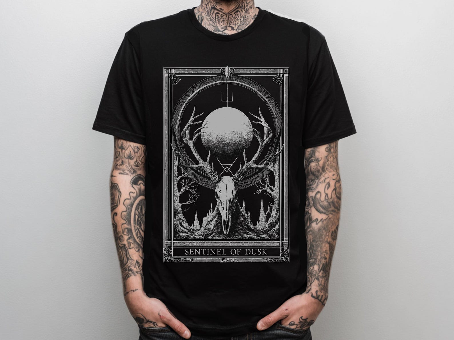 Unisex Deer Skull Tarot Card Gothic T-Shirt, Occult Witchy Graphic Shirt, Emo Goth Clothing Gift 3XL