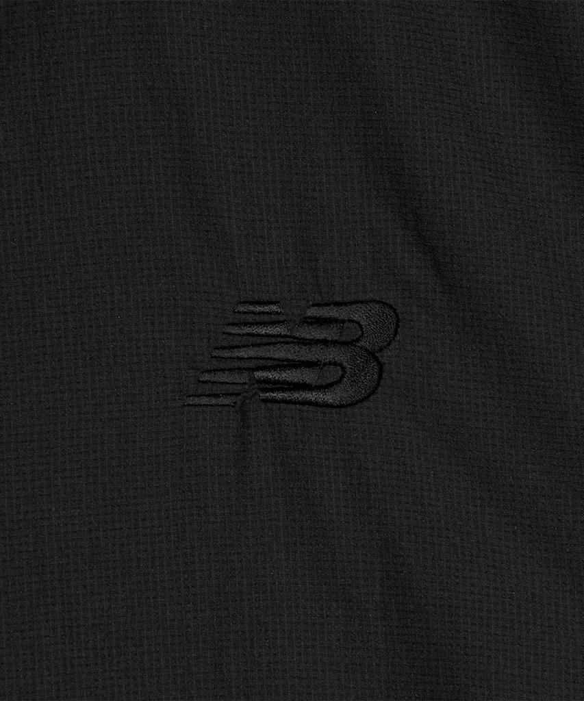 New Balance Nbnag21503 / Uni Air Ultraleichte Kapuzen-Windjacke (Schwarz)
