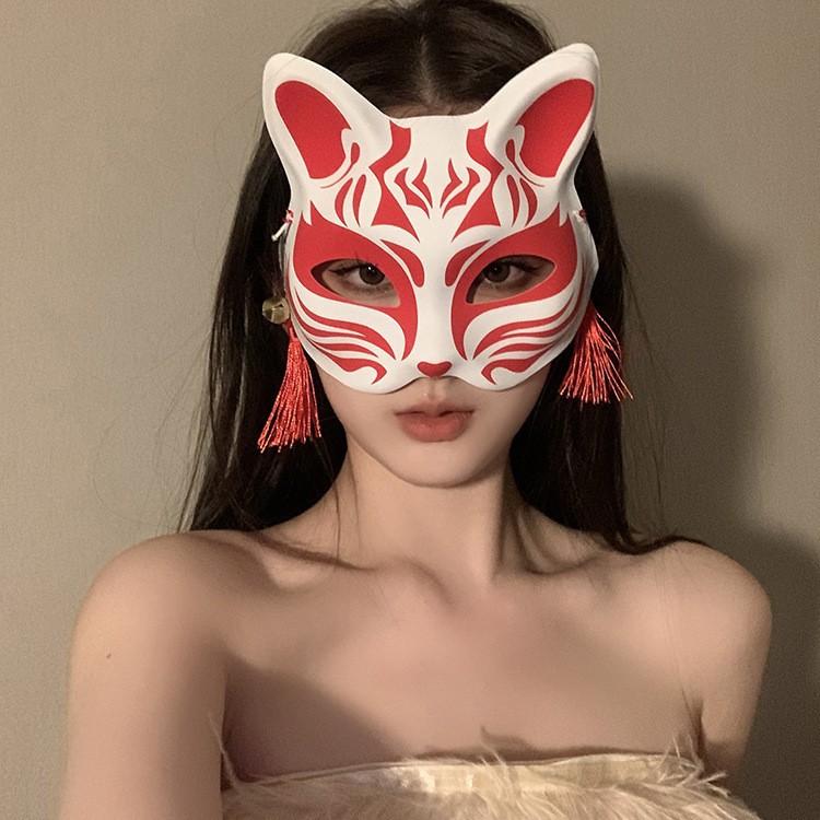 Halloween mask costume party with makeup costume-cosmetically transformed face mask, costume accessories,half-face lace-edged feather headpiece,mask