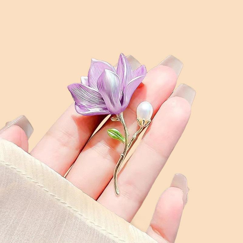 Elegant Retro Magnolia Brooch: Chinese Style Flower Pin for Hanfu Accessories фиолетовый