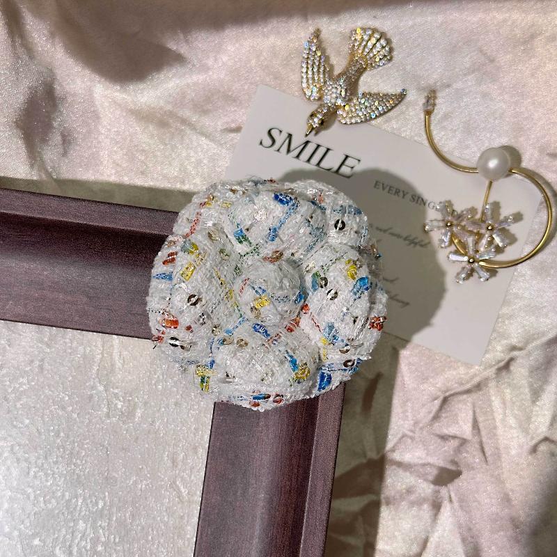 French Style Fabric Camellia Brooches Vintage Elegant Flower Lapel Pins For Women Fashion Wedding Party Badge Accessories Gifts