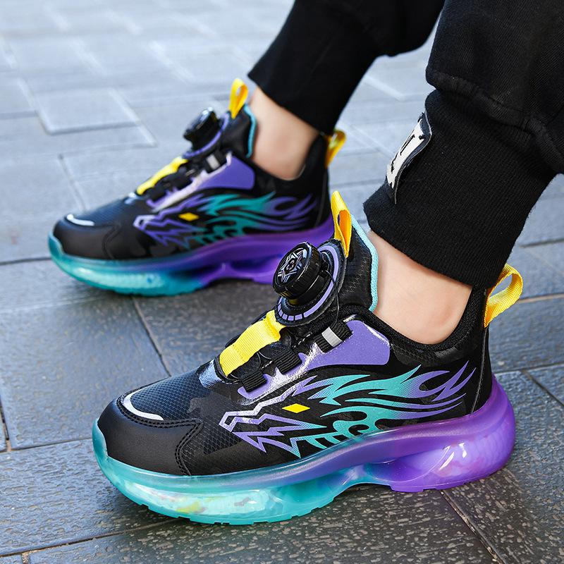 

Детская спортивная обувь 2025 года, поворотная пряжка, нескользящая, дышащая, мягкая и толстая подошва для мальчиков. Size 33 / Inner Length 21.2cm