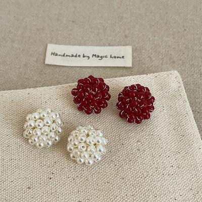 Niche Design Sense Beaded Ball Stud Earrings Women'S French Retro Gentle Fashion Temperament Elegant Versatile Earrings