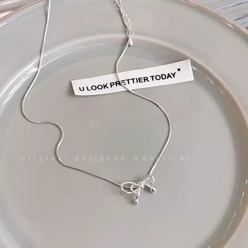 Bow necklace women's new minimalist collarbone chain fashion high sense versatile neck chain accessories