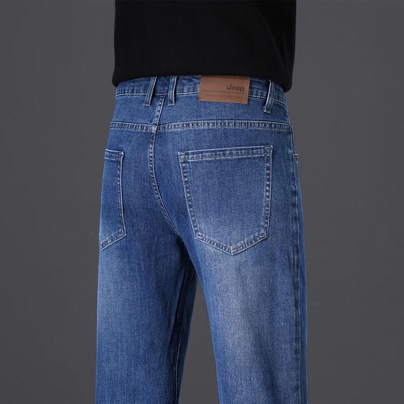 JEEP Men's Cotton Blend Stretch Straight-Leg Jeans