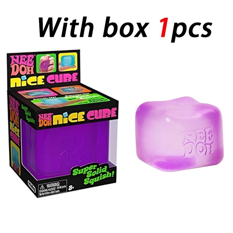 En stock : Cube sensoriel Schylling Needoh Nice Cube à presser, ultra-résistant et anti-stress - Cube de 5,7 cm (2,25 pouces).