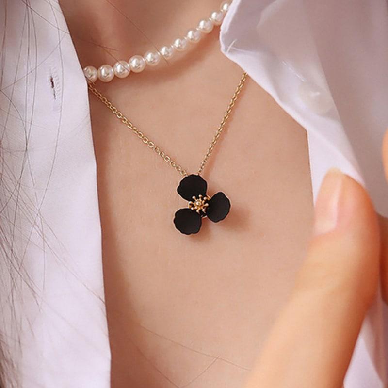 

Dana Burton Mini Charlotte Floral Necklace black