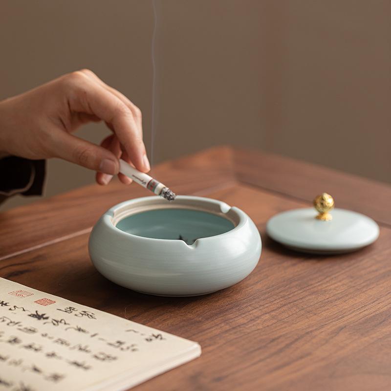 Ru kiln Tianqing ashtray household ceramic with cover anti-fly ash ashtray creative personalized tea room tea ceremony accessories