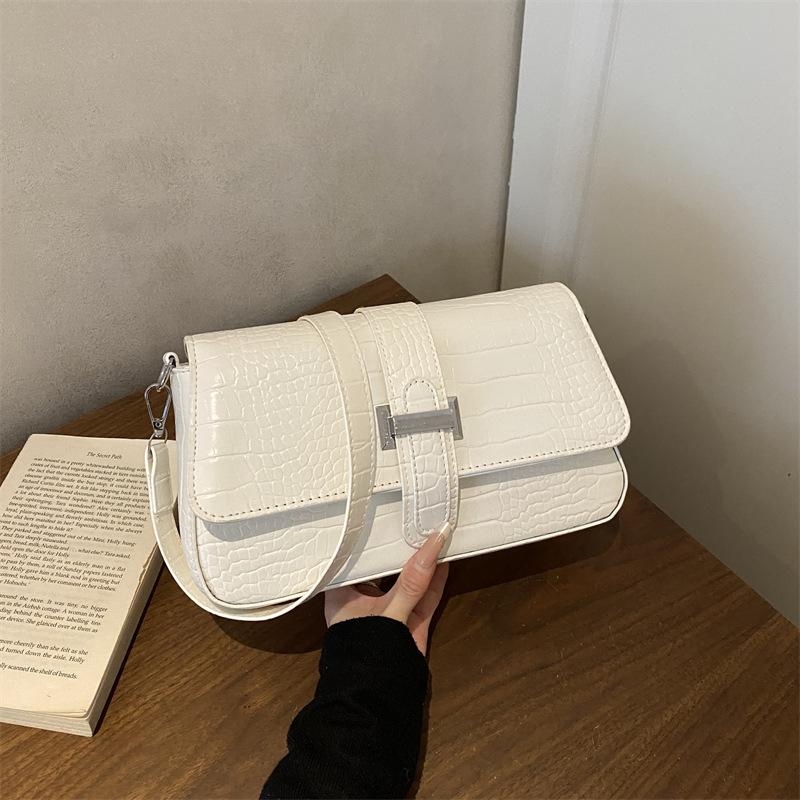 Crossbody Handbag with A Small Square Shape, Stylish and Casual, Single Shoulder Bag