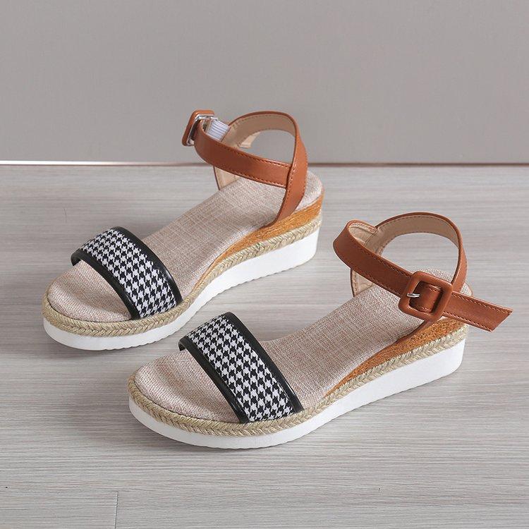 Women's Slope Heel Summer New Casual Middle Heel Fashion Platform Women's Shoes Xiaoxiangfeng Fashion Foreign Trade Large Size Sandals
