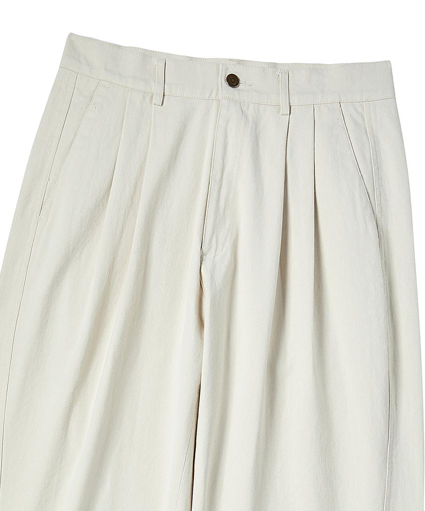 BEYOND CLOSET [Collection Line] Structured Cotton Curved Pants Cream
