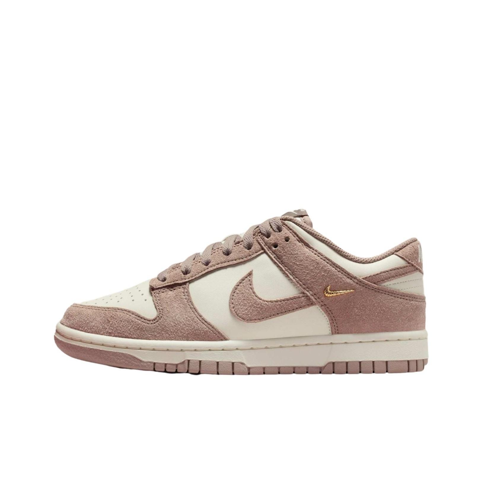 

Nike Dunk Low Malt Gold Mini Swoosh Lifestyle Shoes IB4417-105 42
