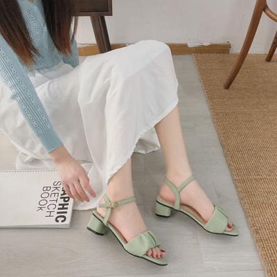 One-word Buckle Square Head Pleated Sandals Women's Sandals Wear 2025 New Fairy Style Temperament French Versatile Women's Shoes