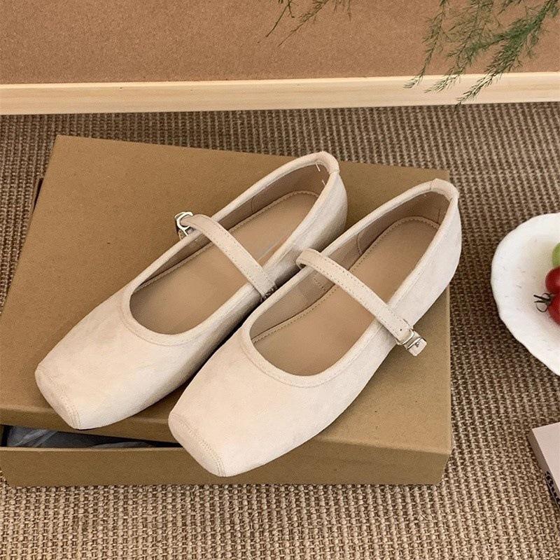 Square head shallow mouth single shoes women's spring new retro fairy gentle Doudou shoes women's flat yellow ladyshoes