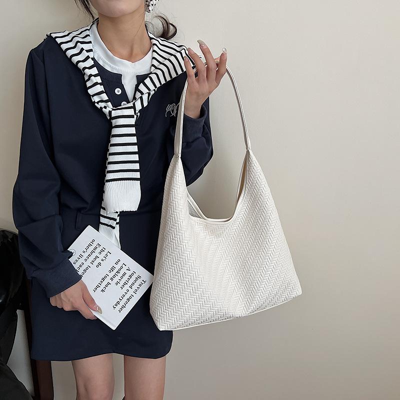 

Bag women s retro large-capacity woven underarm bag 2025 new simple and fashionable shoulder bag commuter tote women s bag