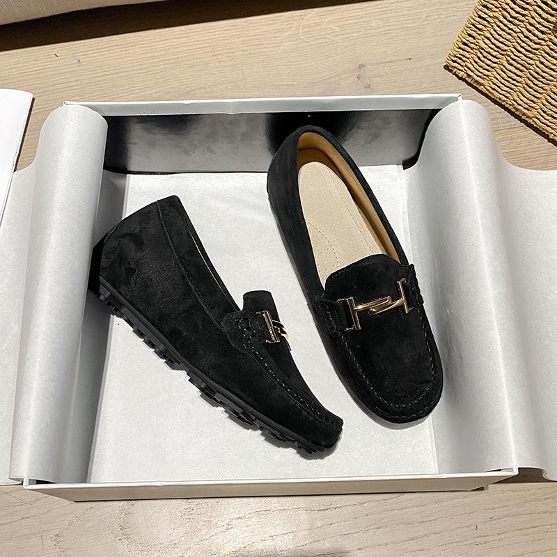 

Модные замшевые туфли на плоской подошве с металлической пряжкой, женские туфли с круглым носком, увеличивающие рост, высококачественные мягкие кожаные мокасины для женщин 6 чёрный