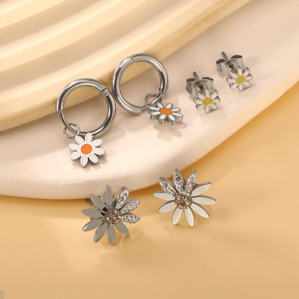 Small daisy earrings, stylish, simple, fresh and sweet flower stud earrings, stainless steel earrings.