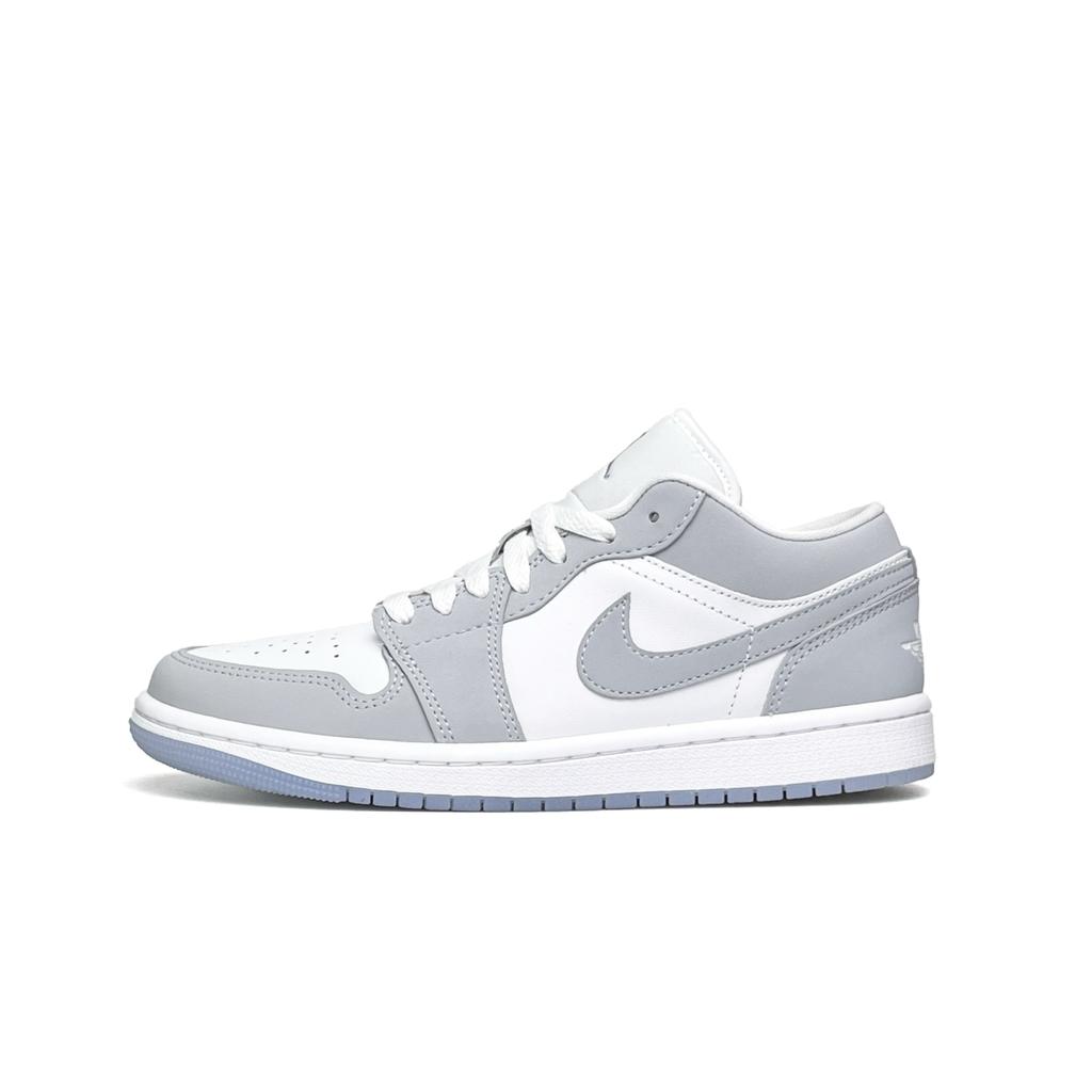 Jordan Air Jordan 1 Slip Resistant Abrasion Resistant Low top Vintage Basketball Shoes Women's White DC0774-105(Team1180-)