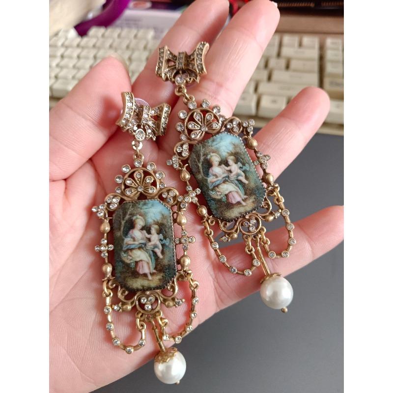KEQIU Retro Court Style Diamond-encrusted Stud Earrings Western Antique Pearl Personalized Figure Portrait Jewelry