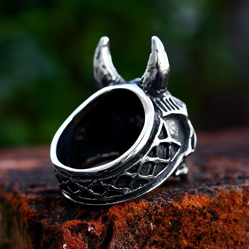 New Dark Style Retro Horned Monster Skull Men's Ring