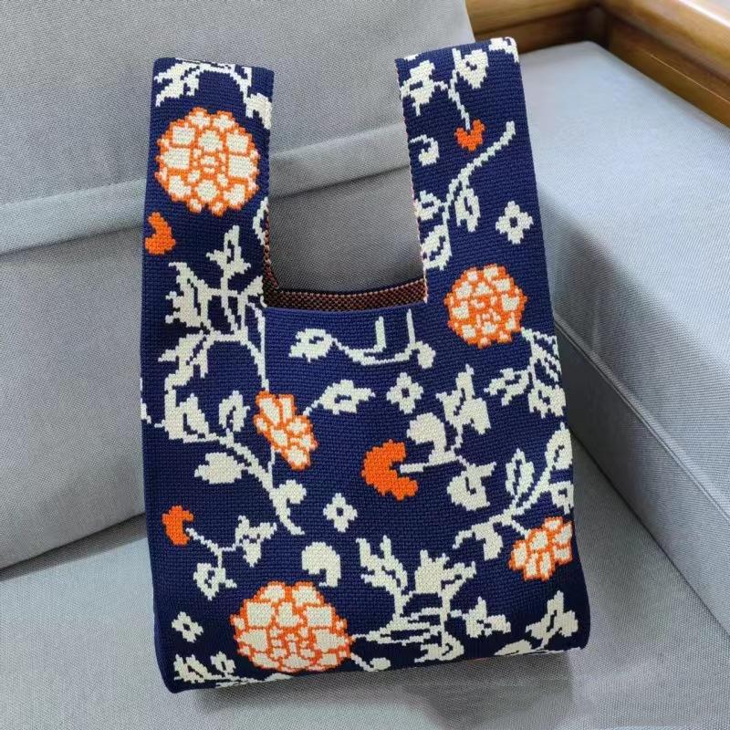 Women's Knot Wrist Bag Handmade Knitted Bag Portable Mini Striped Tote Bucket Phone Bags Large Capacity Autumn Winter Handbags