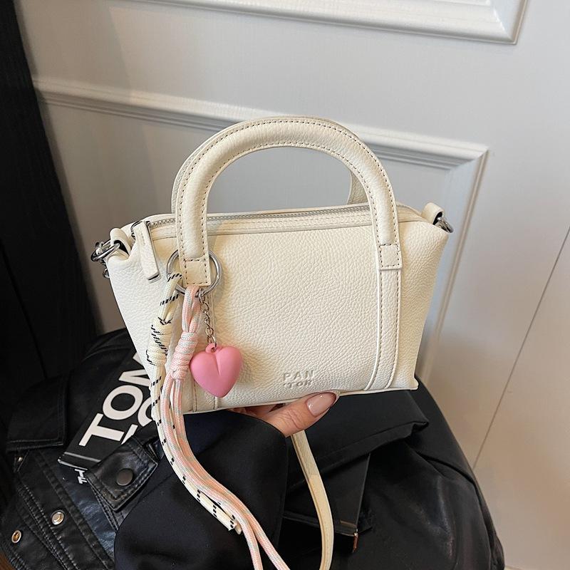 Textured Bucket Bag 2025 New Large-capacity Portable Shoulder Bag Niche Design Lychee Pattern Retro Messenger Bag