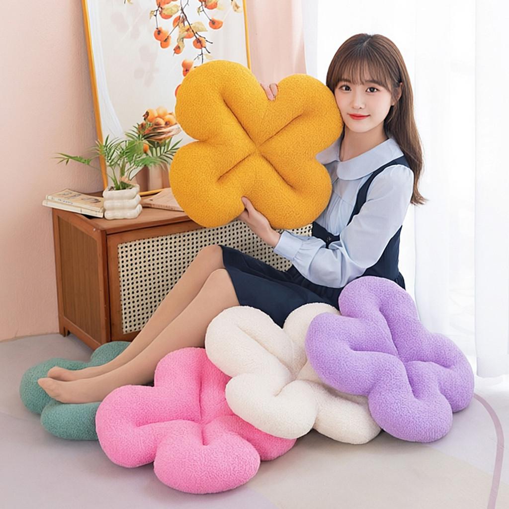 Four Leaf Clover Plush Seat Cushion With High Resilience Filling For Home And Office Comfort