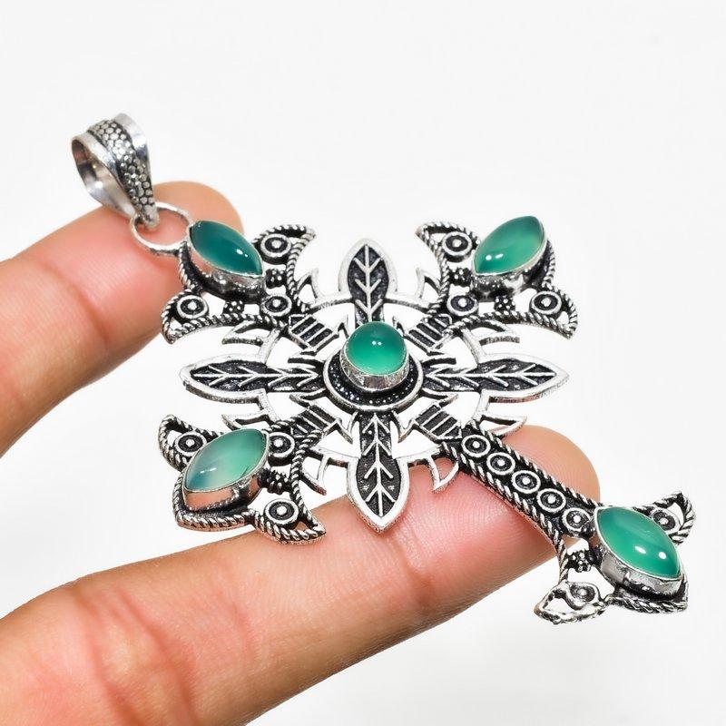 

Ювелирный кулон ручной работы с зеленым ониксом и серебром 925 пробы 3,21 дюйма