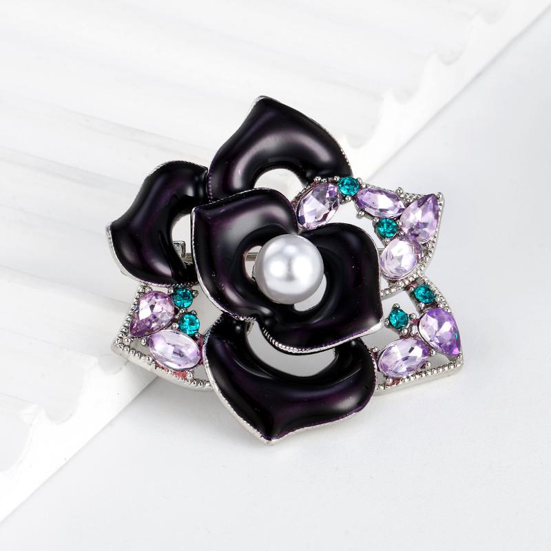 

Fashion Hollowed Out Pearl Camellia Brooches For Woman Clothing Coat Accessories Gifts 1pc