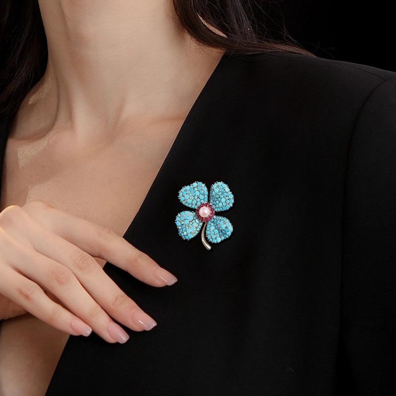 Ethnic-style Clover Brooch, High-end and Elegant Four-leaf Clover Pearl Brooch, Exquisite and Light Luxury Pin