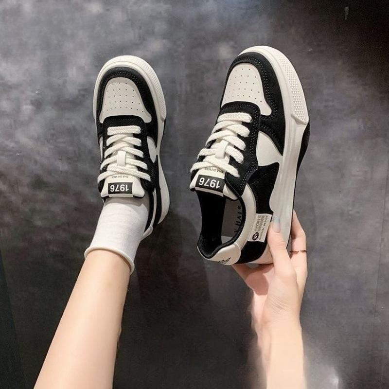 Spring and Autumn New Fashionable Thick Bottom Casual Women's Sports Shoes White Running Female Students' Vulcanized Shoes
