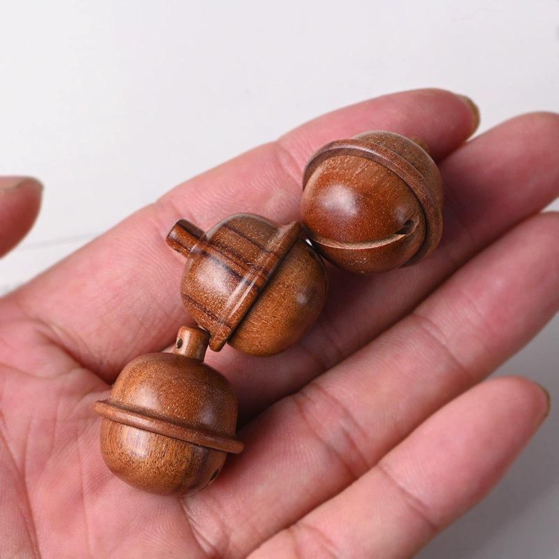 Yi Ming Green Sandalwood Lotus Flower Diffuser Pendant - Ancient Style Backpack Ornament