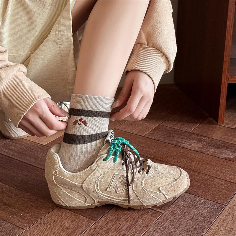 Autumn and Winter Socks, Cartoon-embroidered Pure Cotton Mid-calf Socks, Versatile School-style Women's Socks