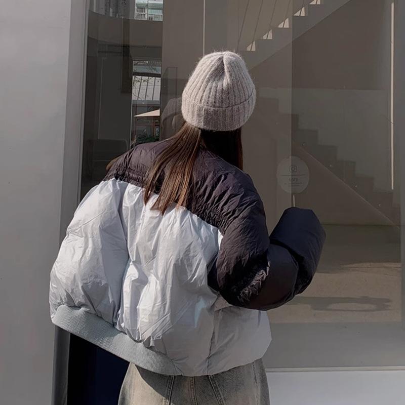 Crew neck short white duck down jacket women's 2024 winter fashion contrasting color splicing design sense thickened bread clothes tide
