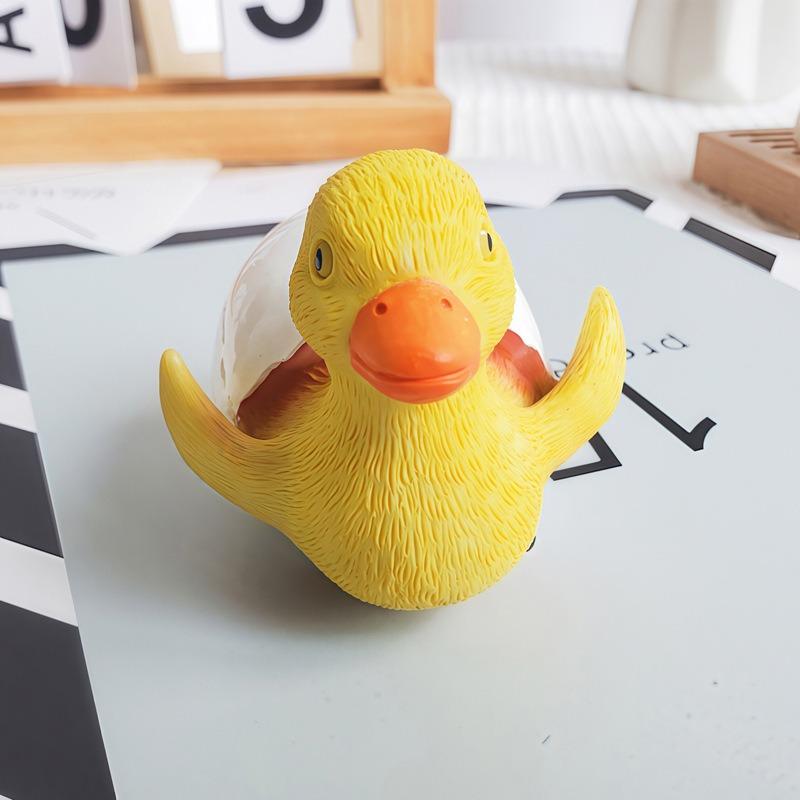 Cute Resin Little Yellow Duck Cartoon Decorative Item, Outdoor Potted Garden Table Ornament with A Broken Shell
