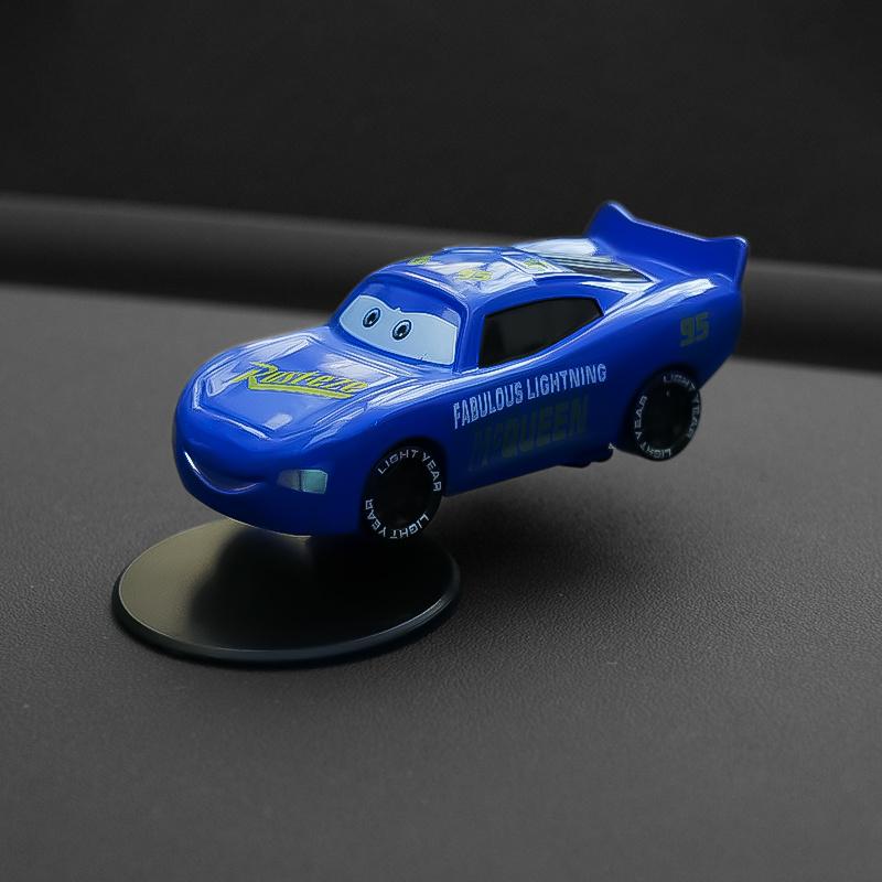 

Disney Lightning McQueen Alloy Drift Cartoon Car Ornament Universal Rotating Car Model Ornament Decoration Nostalgic Classic Style B