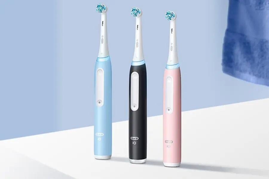 Oral-B Io 3 Electric Toothbrush, Matte Black 1 Pc