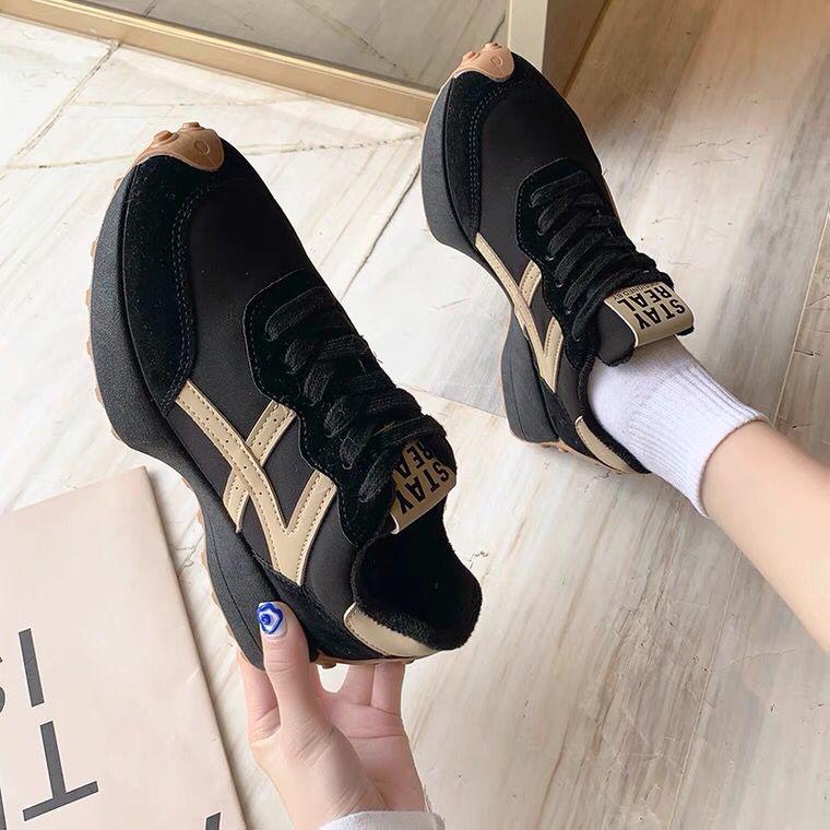 Trendy Women's Forrest Gump Sneakers: Fashionable, Versatile Flat Bottom Shoes for a Sleeker Look