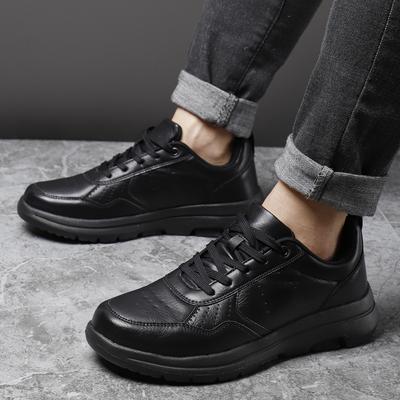 Scarpe da uomo in pelle Sneakers Trend Scarpe casual Italiane Traspiranti per il tempo libero Sneakers maschili Calzature antiscivolo Scarpe vulcanizzate da uomo