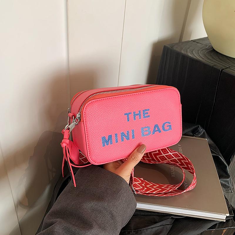 

Новая Модная Сумка Через Плечо с Буквами Популярная Маленькая Квадратная Сумка Сумка Кроссбоди 2025 Повседневная Женская розы красного