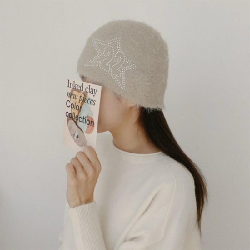 Women's Studded Star Pattern Fur Beanie Y2K Short Hat