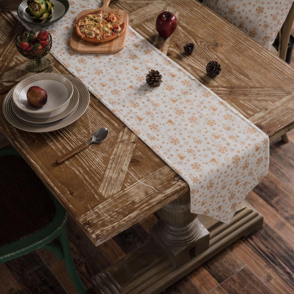 Cotton Linen Christmas Table Runner Gold Snowflake Print Cloth Xmas Wind Chimes Tablecloth for 4 6 8 Seat