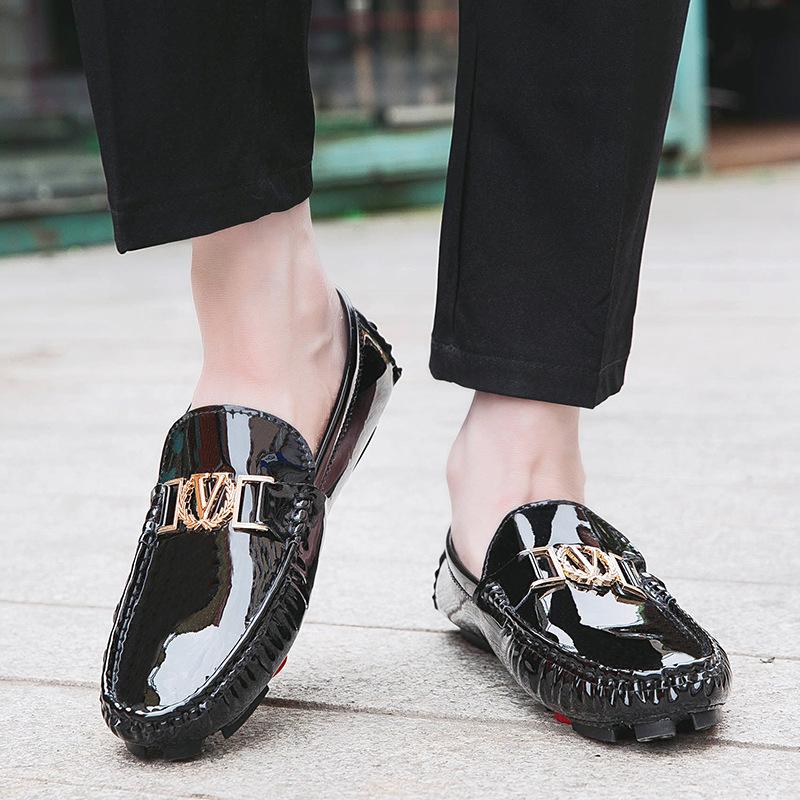 2025 Autumn Doudou Shoes Men's Glossy Men's Loafers Breathable Soft Sole British Casual Shoes Foreign Trade Large Size Leather Shoes