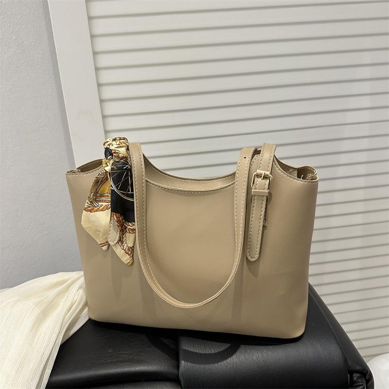 

Fashionable Tote Bag for Women Shoulder Bag Large Capacity Casual Purse and Handbag Retro Simple Designer Bags Bolsos De Mujer one size