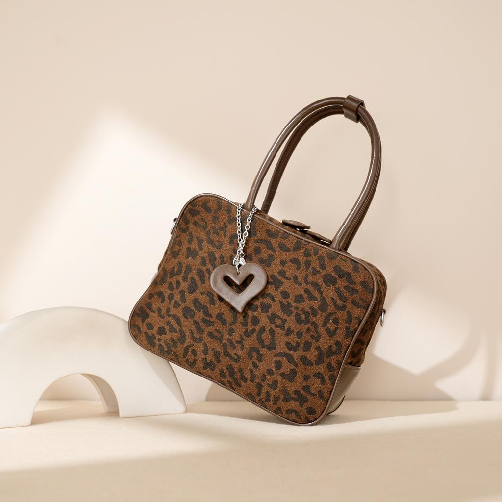 Autumn and winter new leopard print cowhide bag high value bowling bag commuter shoulder crossbody portable small square bag
