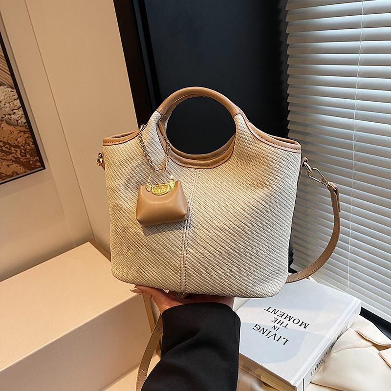 Bag Women's New Versatile Messenger Bag Portable Leisure Bag