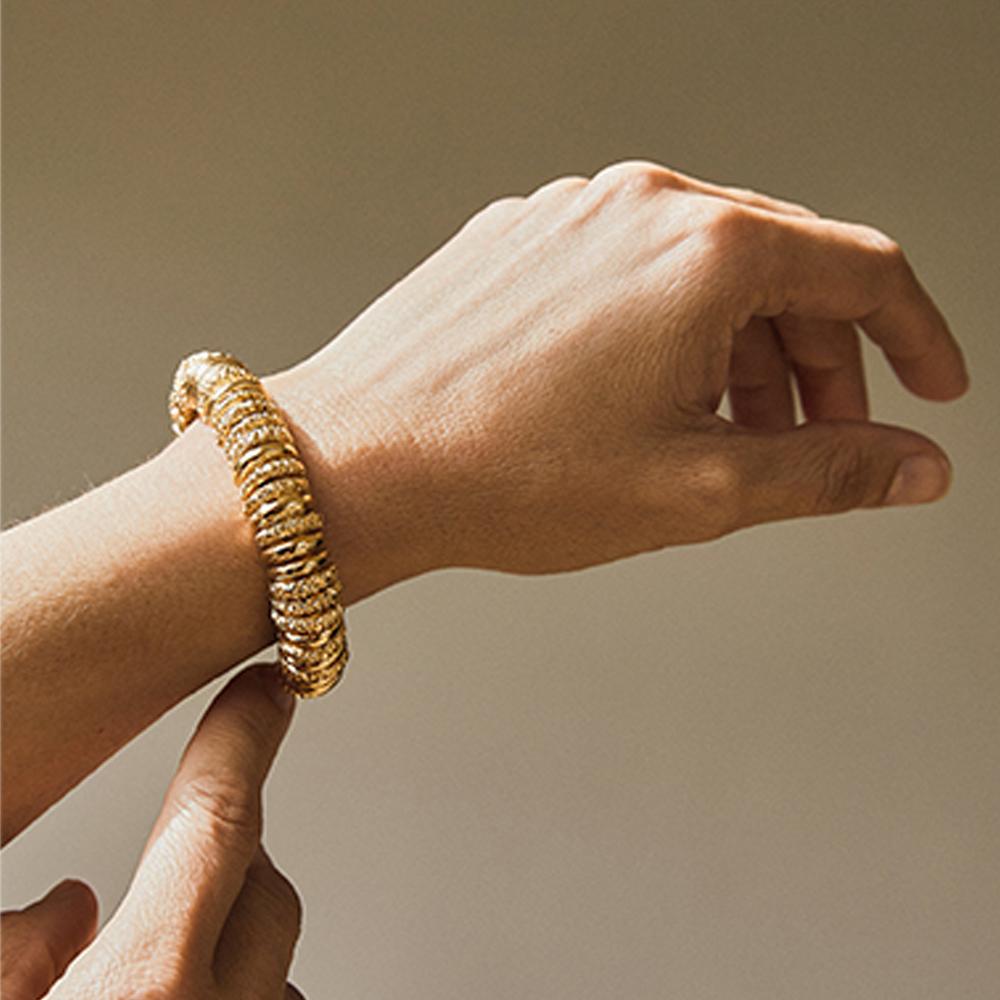 Vintage Metal Lava Texture Stainless Steel Open Bracelet Gold Plated Round Circle Stackable Fashionable Jewelry Accessories
